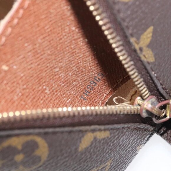 LOUIS VUITTON Monogram Trousse Demi Ronde Cosmetic Pouch M47520 LV Auth 125342 - Picture 13 of 16